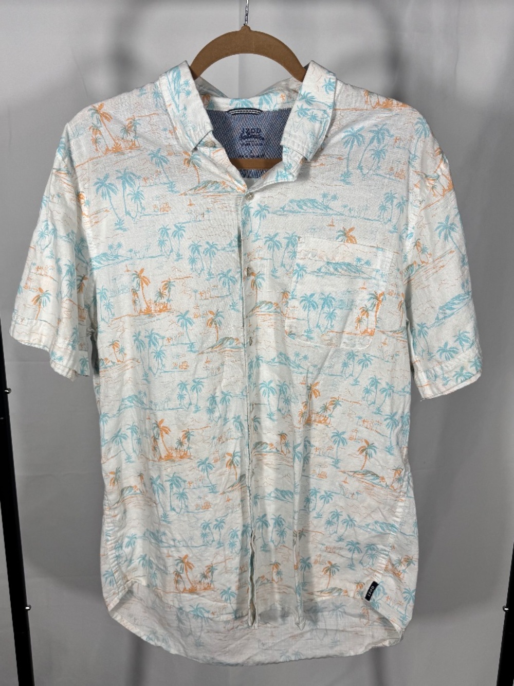 Izod Saltwater Button-down Man's L